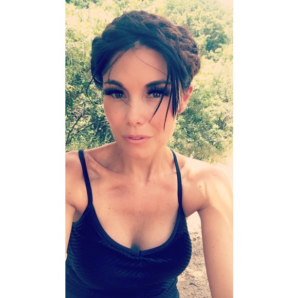 Meet your Posher, Crystal - Picture 4 of 5